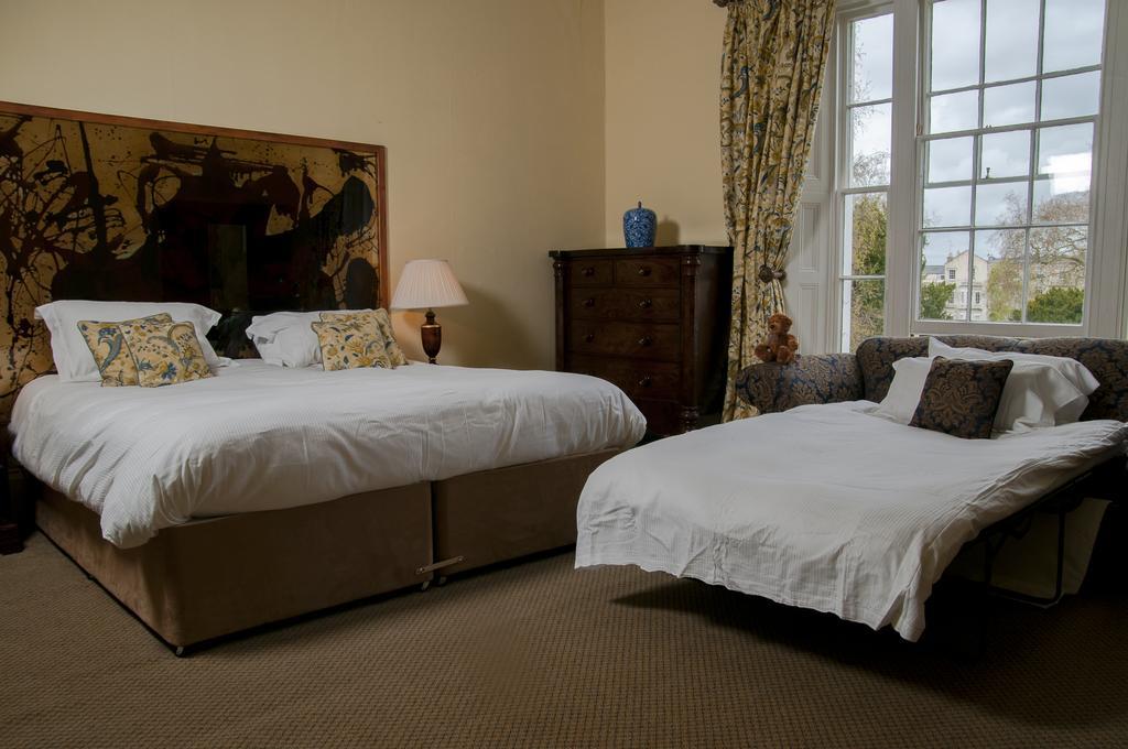 Clarence Court Hotel Cheltenham Exteriör bild